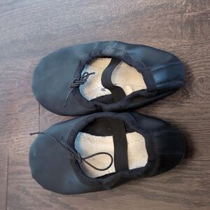 Kids black ballet slippers size 10